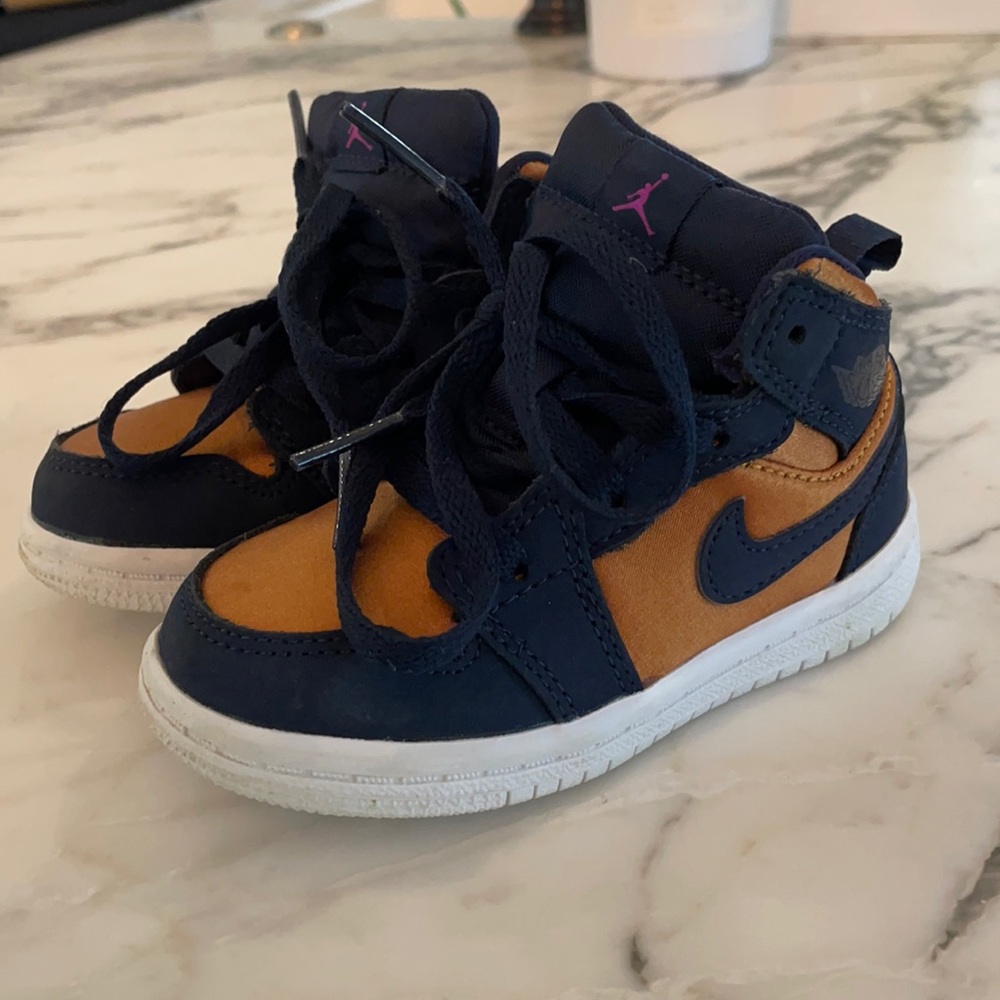 Jordan 1 Baby Shoes size 6c black and gold hi top sneaker